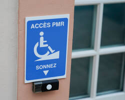 Comment assurer la sécurité des PMR et personnes handicapées?