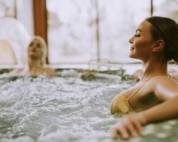 Les bienfaits du jacuzzi pour les maux et douleurs